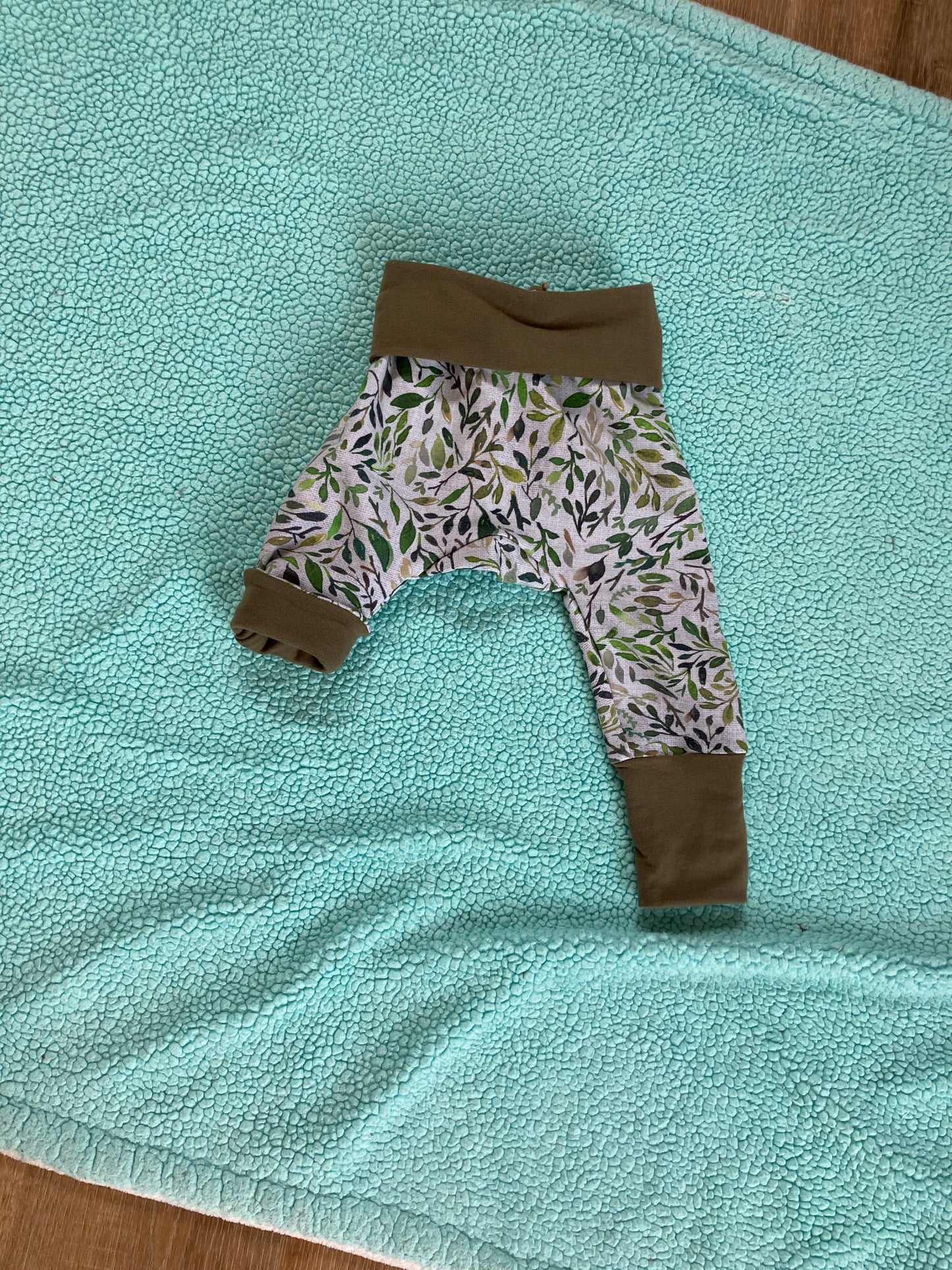 Foliage Grow with me pants