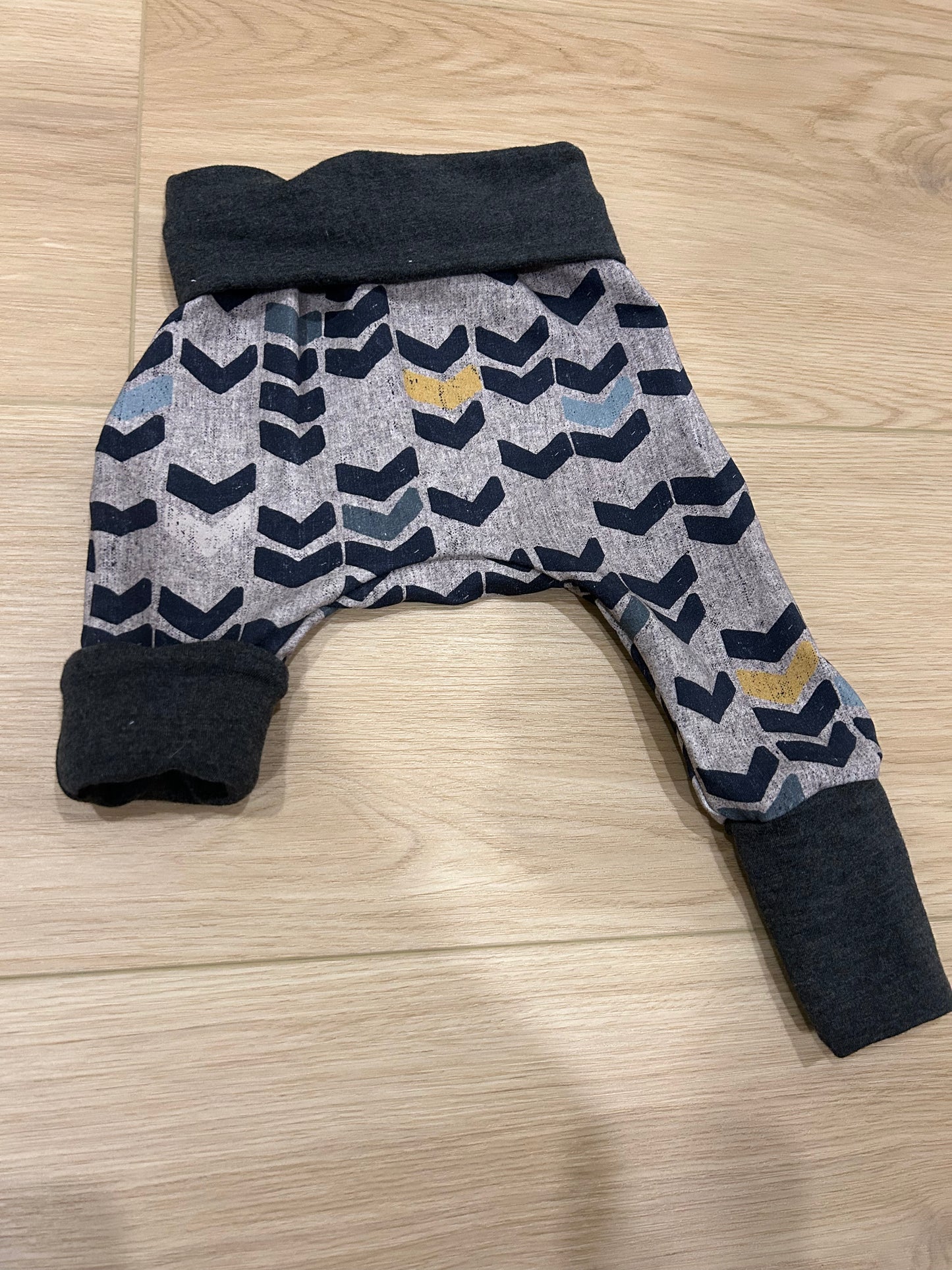 Chevron Grow with me pants