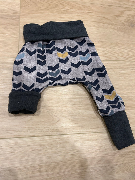 Chevron Grow with me pants