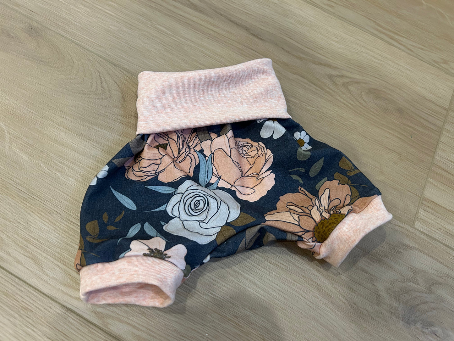 Peachy Floral Grow with me shorts