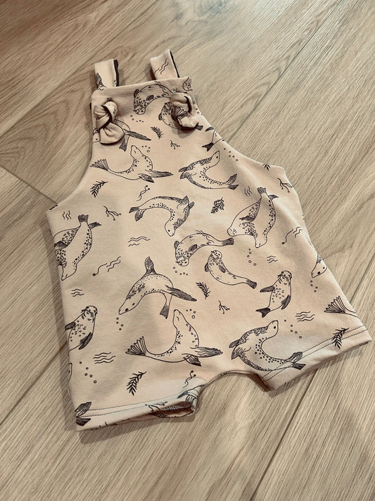 Seals knotted shorts romper