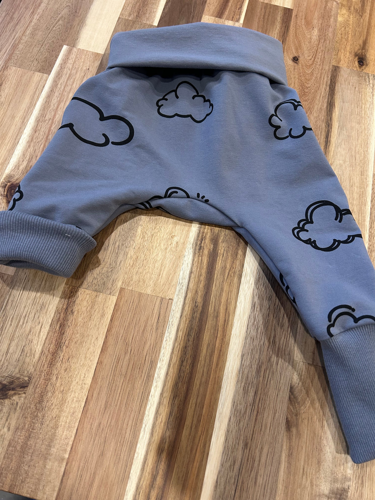 Clouds Grow with me pants